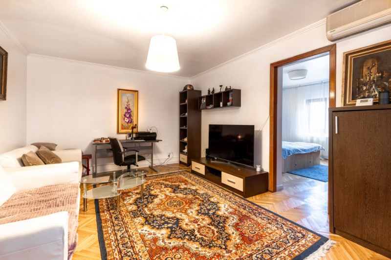Apartament in vila / 3 camere și dependințe / Liber / Finisat