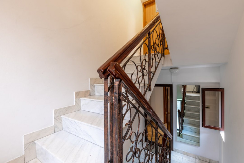 Apartament in vila / 3 camere și dependințe / Liber / Finisat