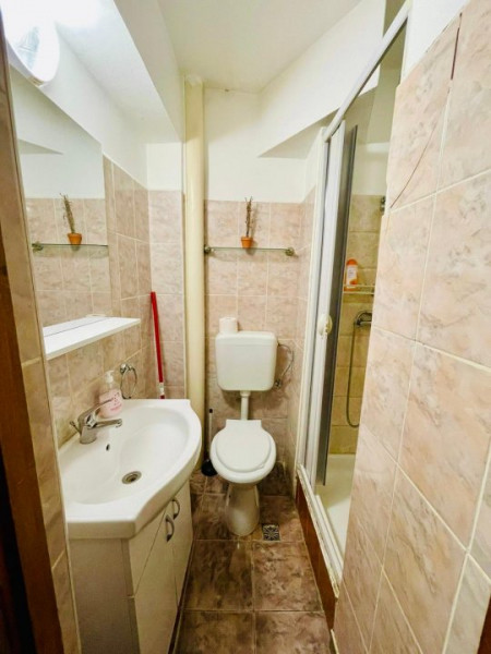 Garsoniera ultracentrala | Metrou P-ta Universitatii 1 min | Renovata recent