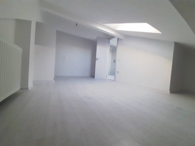 DUPLEX 4 CAMERE / CENTRALA / PARCARE / NELOCUIT