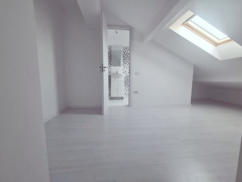 DUPLEX 4 CAMERE / CENTRALA / PARCARE / NELOCUIT