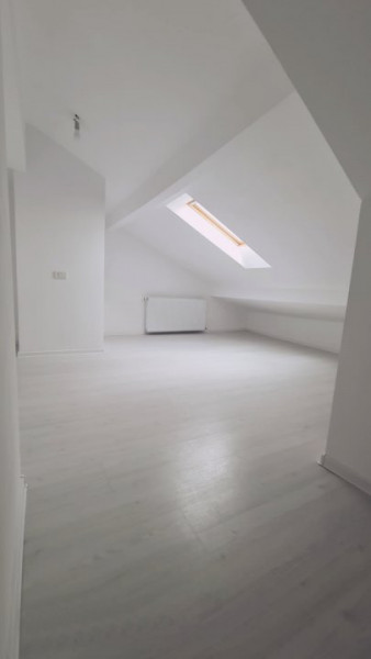 DUPLEX 4 CAMERE / CENTRALA / PARCARE / NELOCUIT