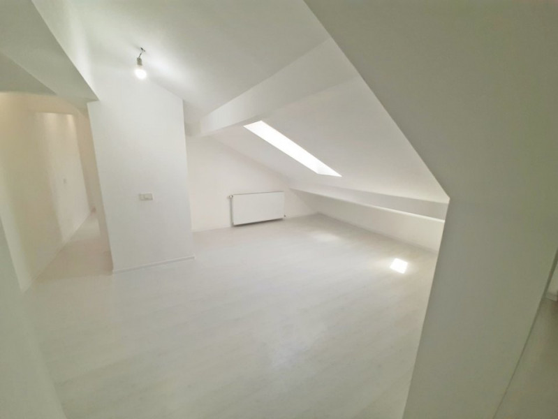 DUPLEX 4 CAMERE / CENTRALA / PARCARE / NELOCUIT