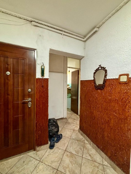 AUCHAN TITAN/AN CONSTRUCTIE 1980/BOXA