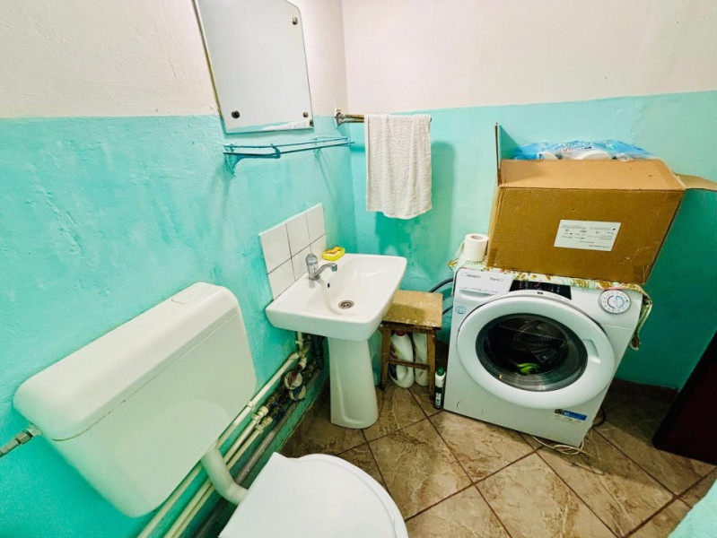 AUCHAN TITAN/AN CONSTRUCTIE 1980/BOXA