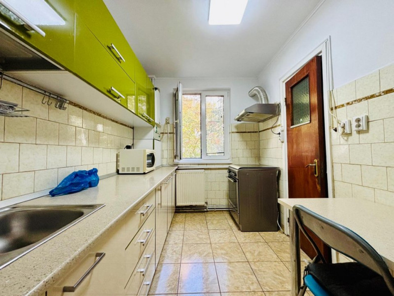 1 Decembrie | Centrala proprie | Etaj 1/4