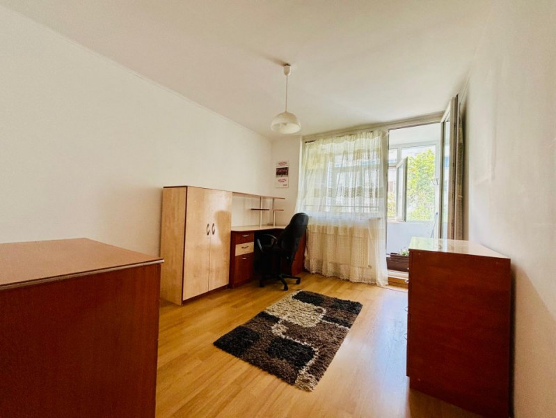 1 Decembrie | Centrala proprie | Etaj 1/4