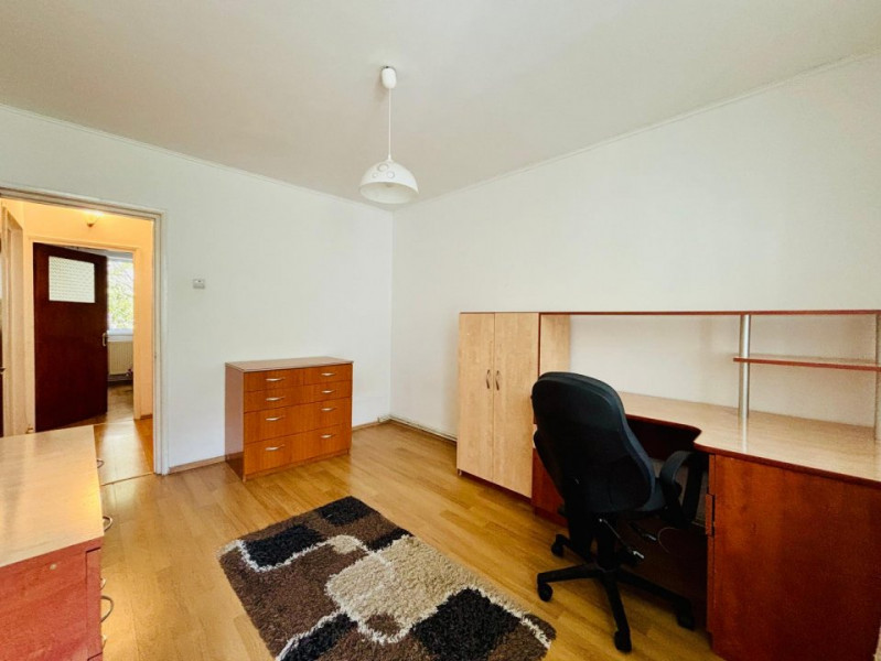 1 Decembrie | Centrala proprie | Etaj 1/4