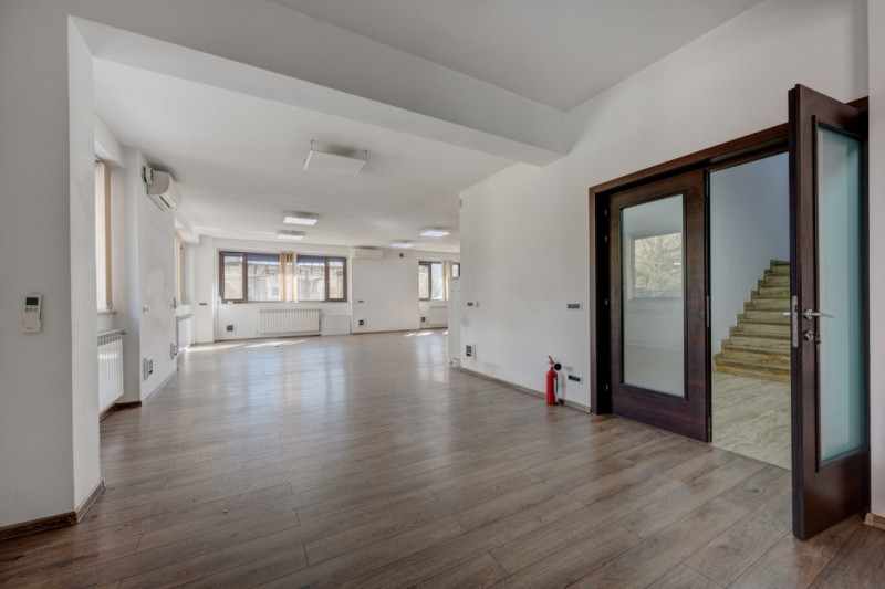 CLĂDIRE DE BIROURI – IMOBIL EMBLEMATIC ÎN ZONA KISELEFF – AVIATORILOR!