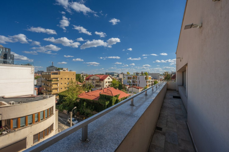 CLĂDIRE DE BIROURI – IMOBIL EMBLEMATIC ÎN ZONA KISELEFF – AVIATORILOR!