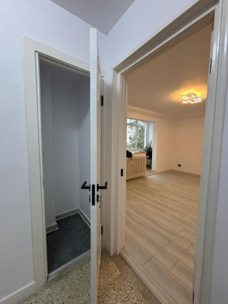 POLICLINICA TITAN / P-TA SALAJAN / RENOVAT COMPLET / GATA DE MUTARE