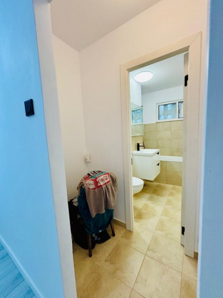 POLICLINICA TITAN / P-TA SALAJAN / RENOVAT COMPLET / GATA DE MUTARE