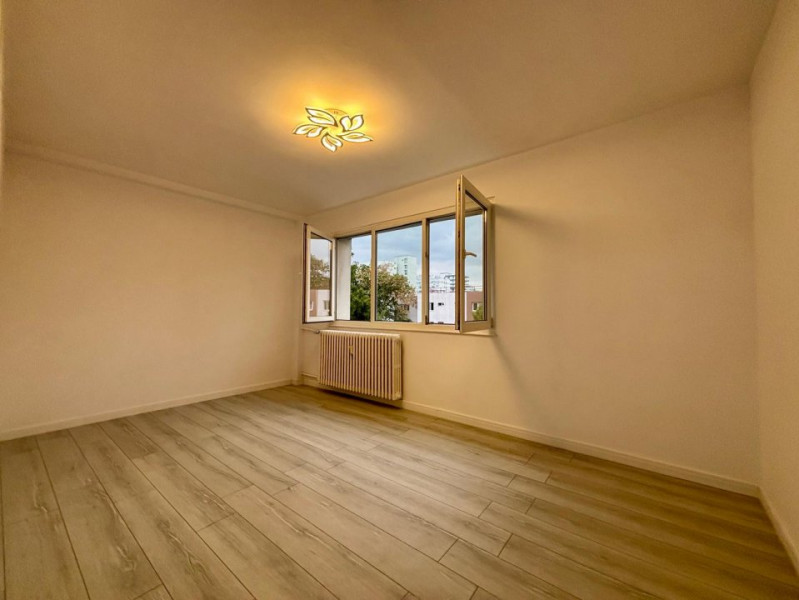 POLICLINICA TITAN / P-TA SALAJAN / RENOVAT COMPLET / GATA DE MUTARE