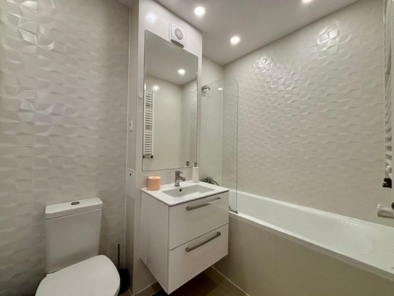 HILLS BRAUNER / METROU NICOLAE TECLU / PARCARE INCLUSA