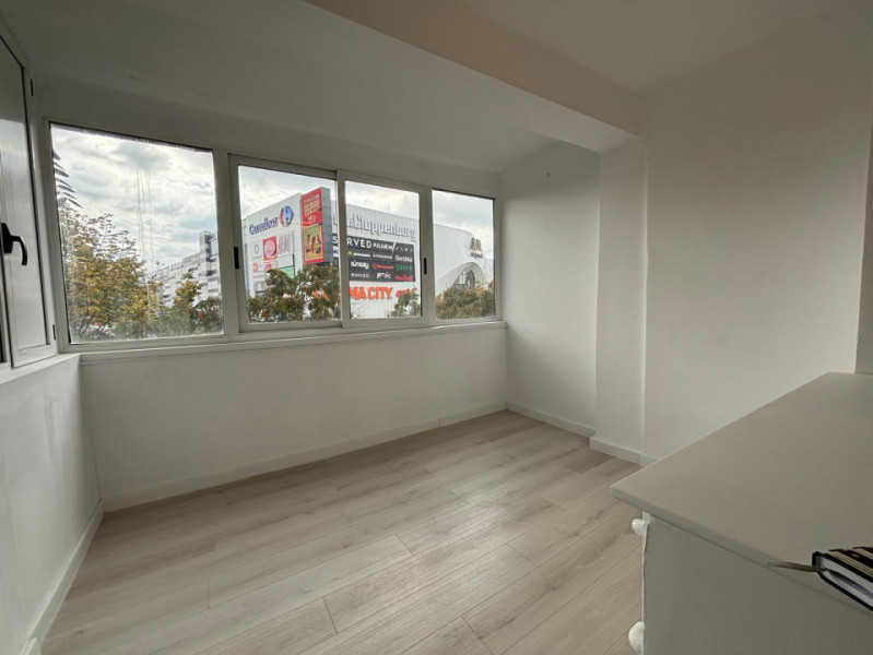 Mega Mall | Renovat la cheie | Balcon 9 mp