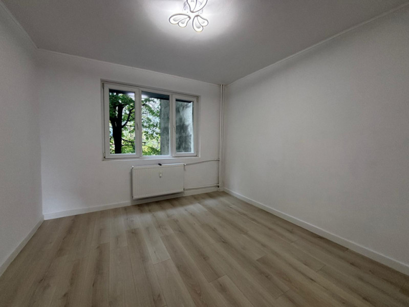 Mega Mall | Renovat la cheie | Balcon 9 mp