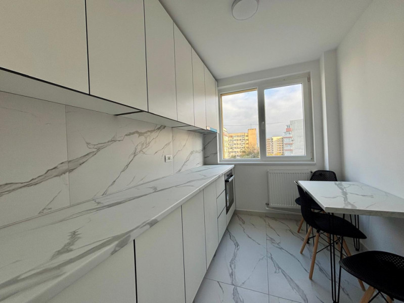 Apartament 2 camere renovat gata de mutat | Sectia 7 Politie | Vedere Est 