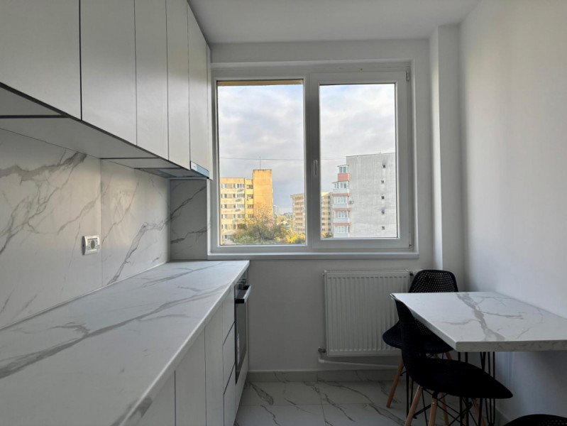 Apartament 2 camere renovat gata de mutat | Sectia 7 Politie | Vedere Est 