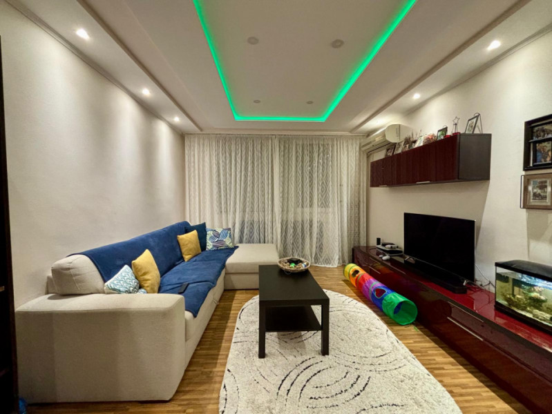 Apartament 2 camere Metrou 1 decembrie 8 minute / Boxa la subsol 