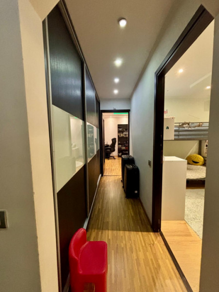 Apartament 2 camere Metrou 1 decembrie 8 minute / Boxa la subsol 