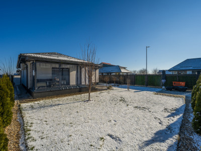 Casă pe parter, curte matură, complex liniștit – Clinceni !